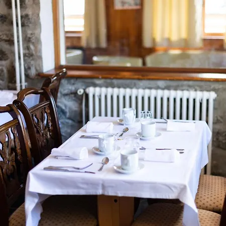 Le Genepi Отель 2*